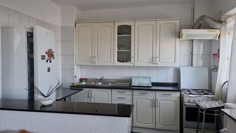 Tineretului, Serban Voda,